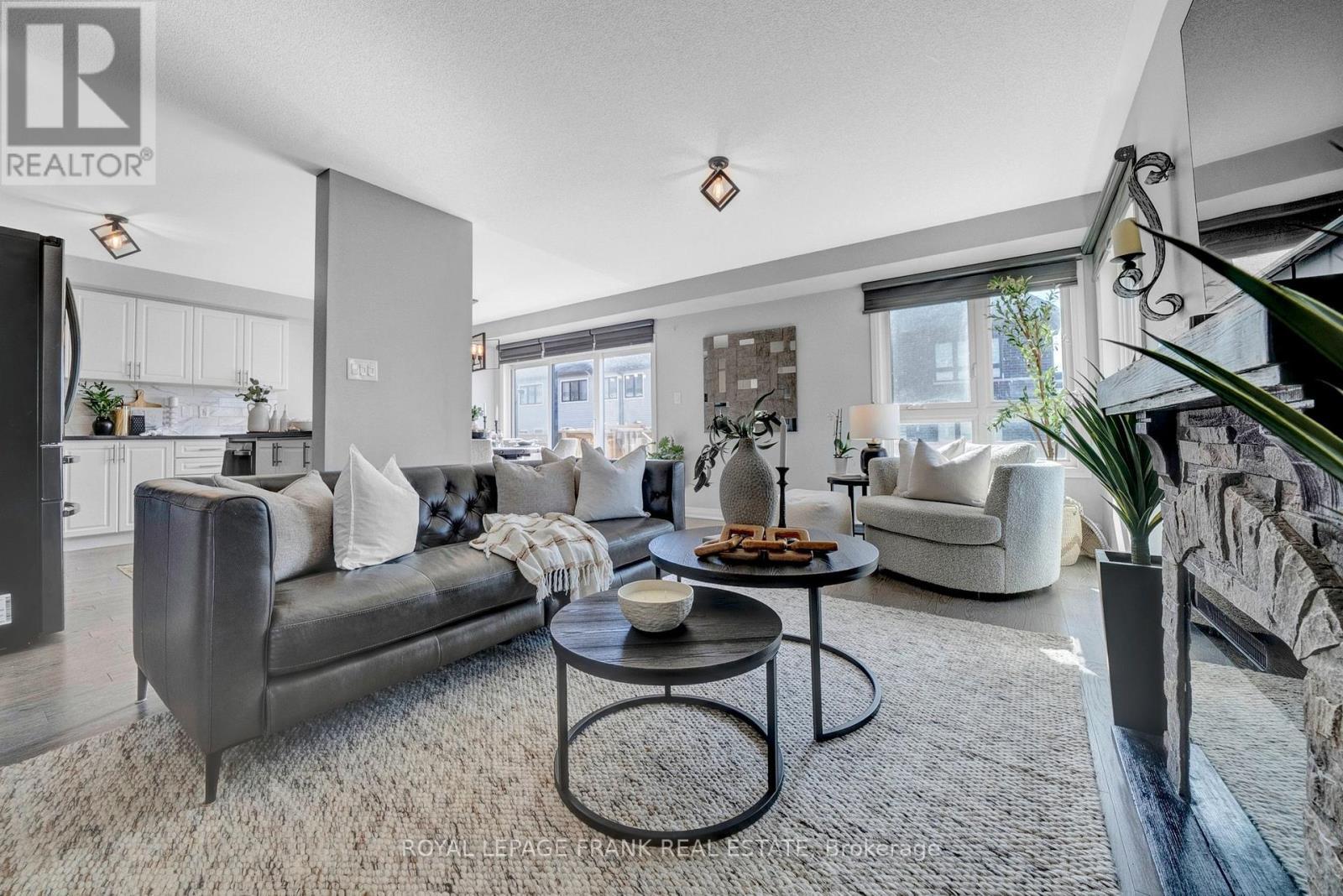 












48 CASPIAN SQUARE

,
Clarington (Bowmanville),




Ontario
L1C7G3

