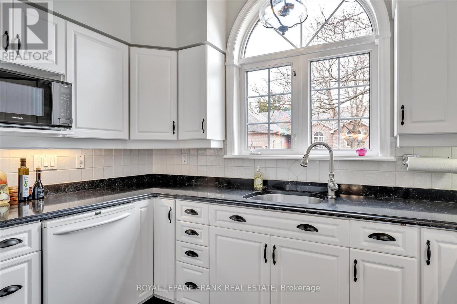 












31 - 300 FRANMOR DRIVE

,
Peterborough East (North),




Ontario
K9H7R2


