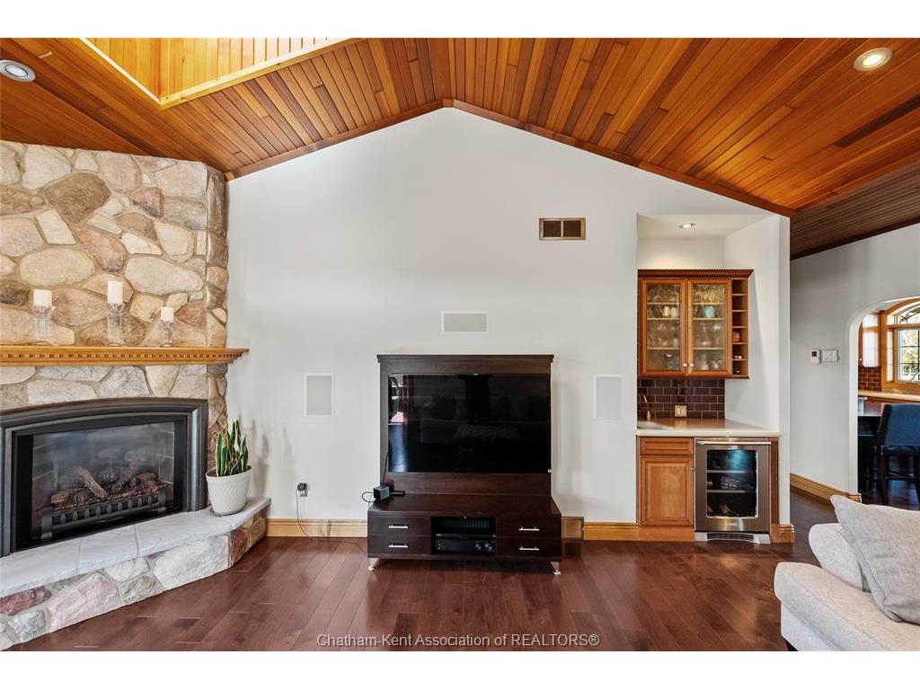 









22334


CHARING CROSS

Road,
Chatham,




ON
N7M 5H8

