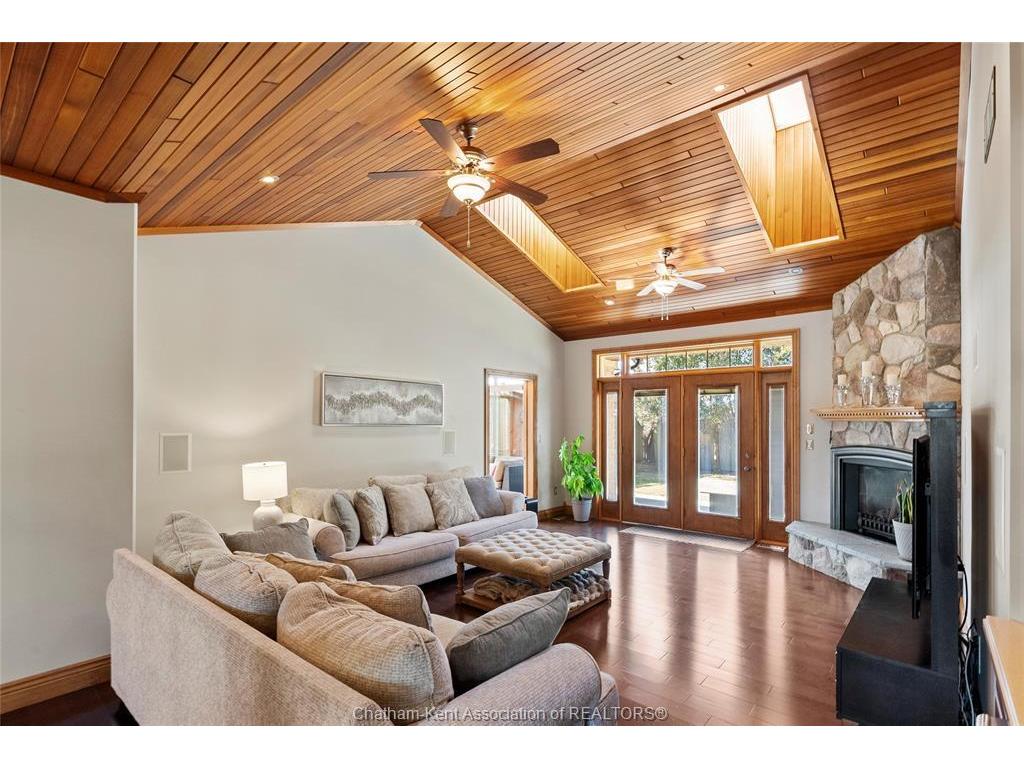 









22334


CHARING CROSS

Road,
Chatham,




ON
N7M 5H8

