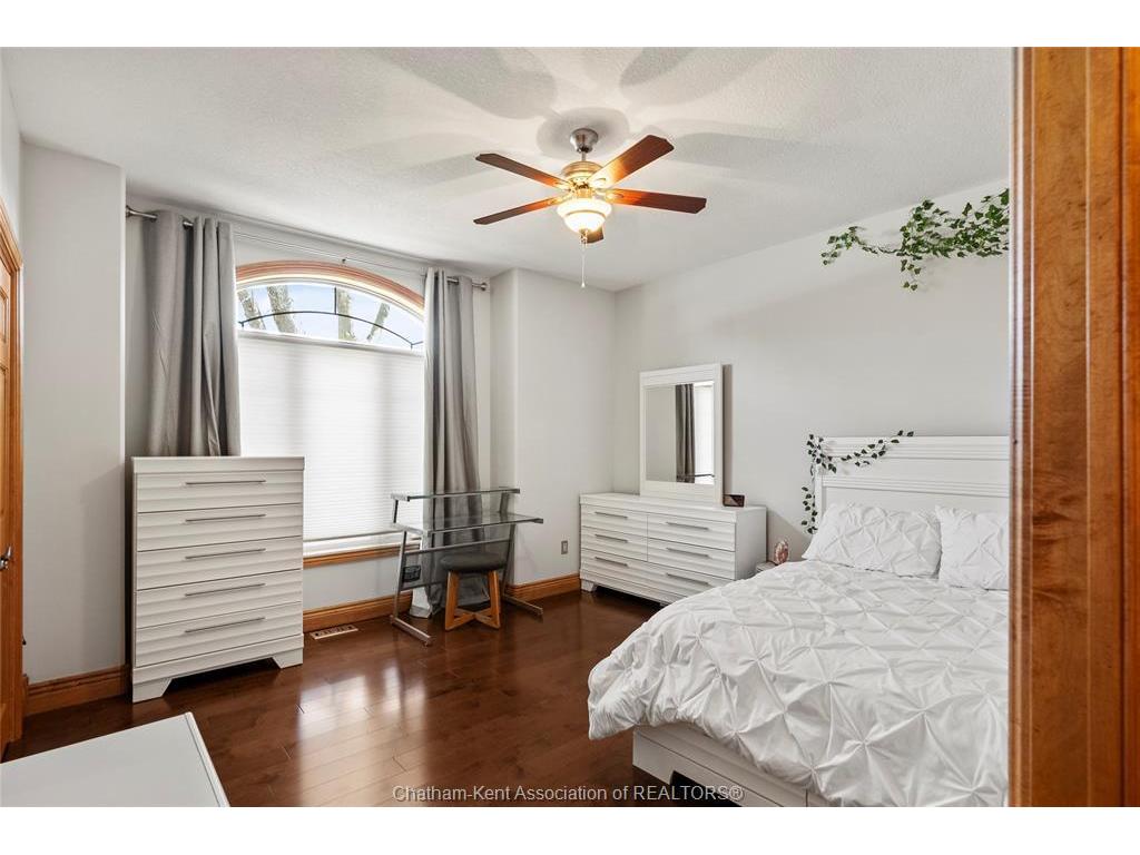 









22334


CHARING CROSS

Road,
Chatham,




ON
N7M 5H8

