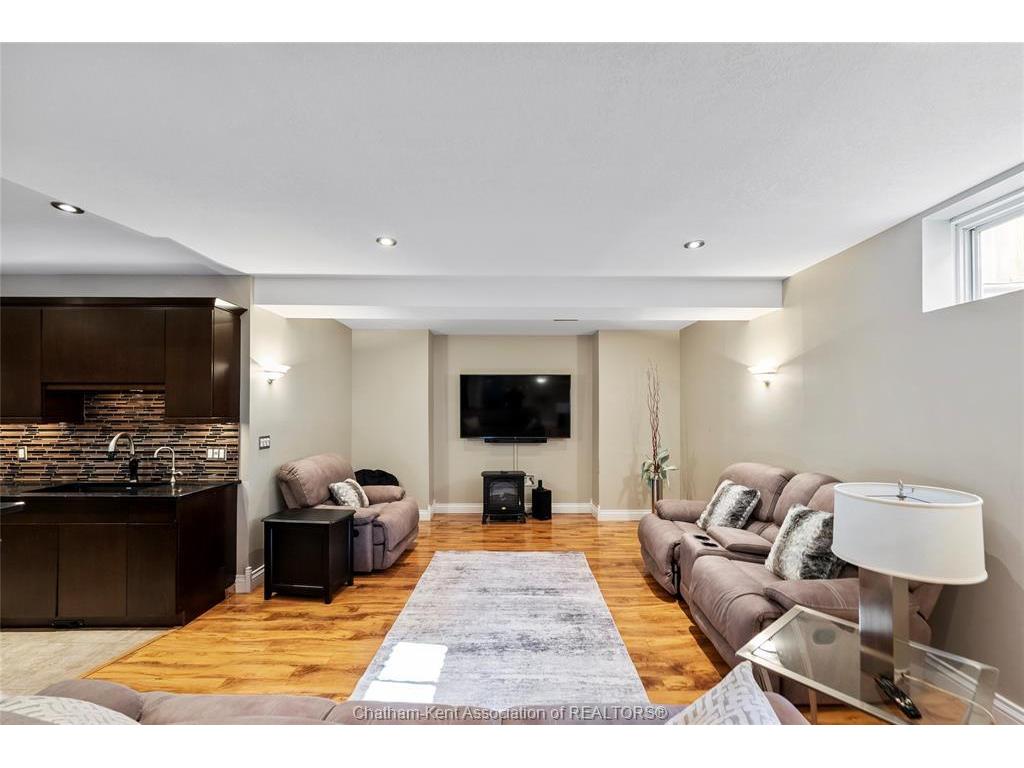 









22334


CHARING CROSS

Road,
Chatham,




ON
N7M 5H8


