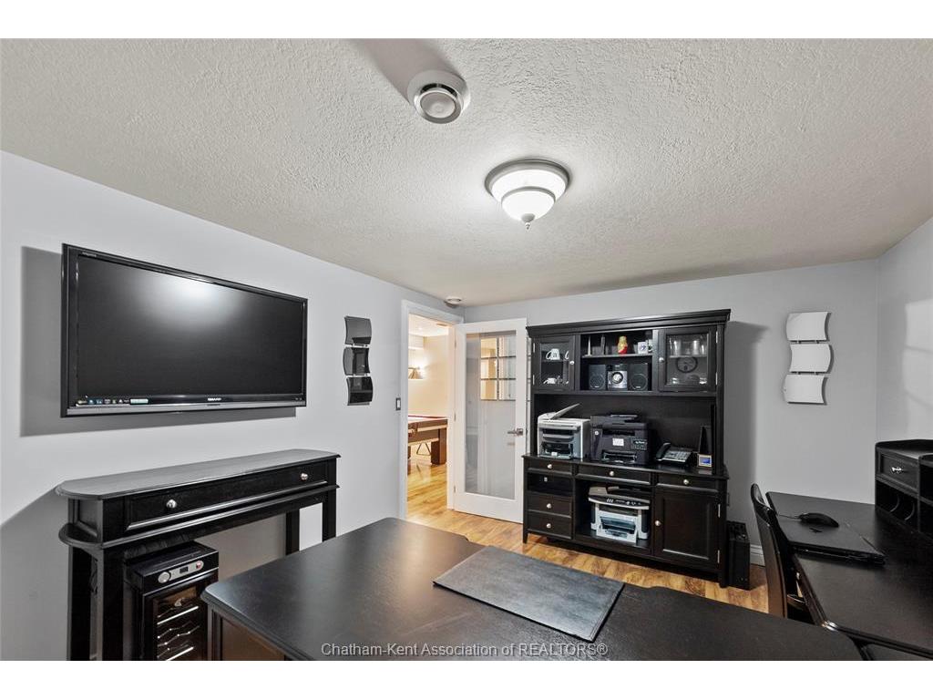 









22334


CHARING CROSS

Road,
Chatham,




ON
N7M 5H8

