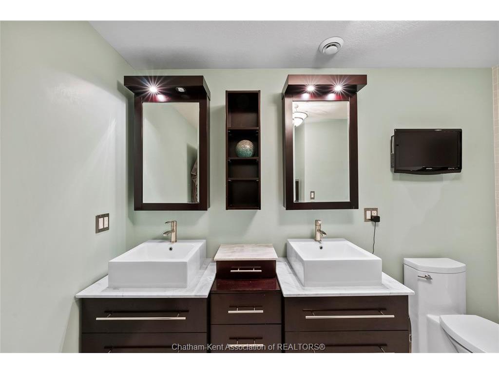 









22334


CHARING CROSS

Road,
Chatham,




ON
N7M 5H8

