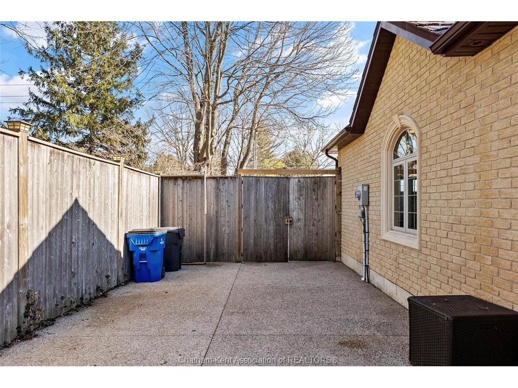 









22334


CHARING CROSS

Road,
Chatham,




ON
N7M 5H8

