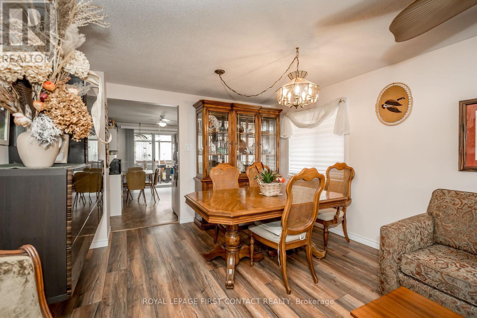 












91 IRWIN DRIVE

,
Barrie,




Ontario
L4N7A9

