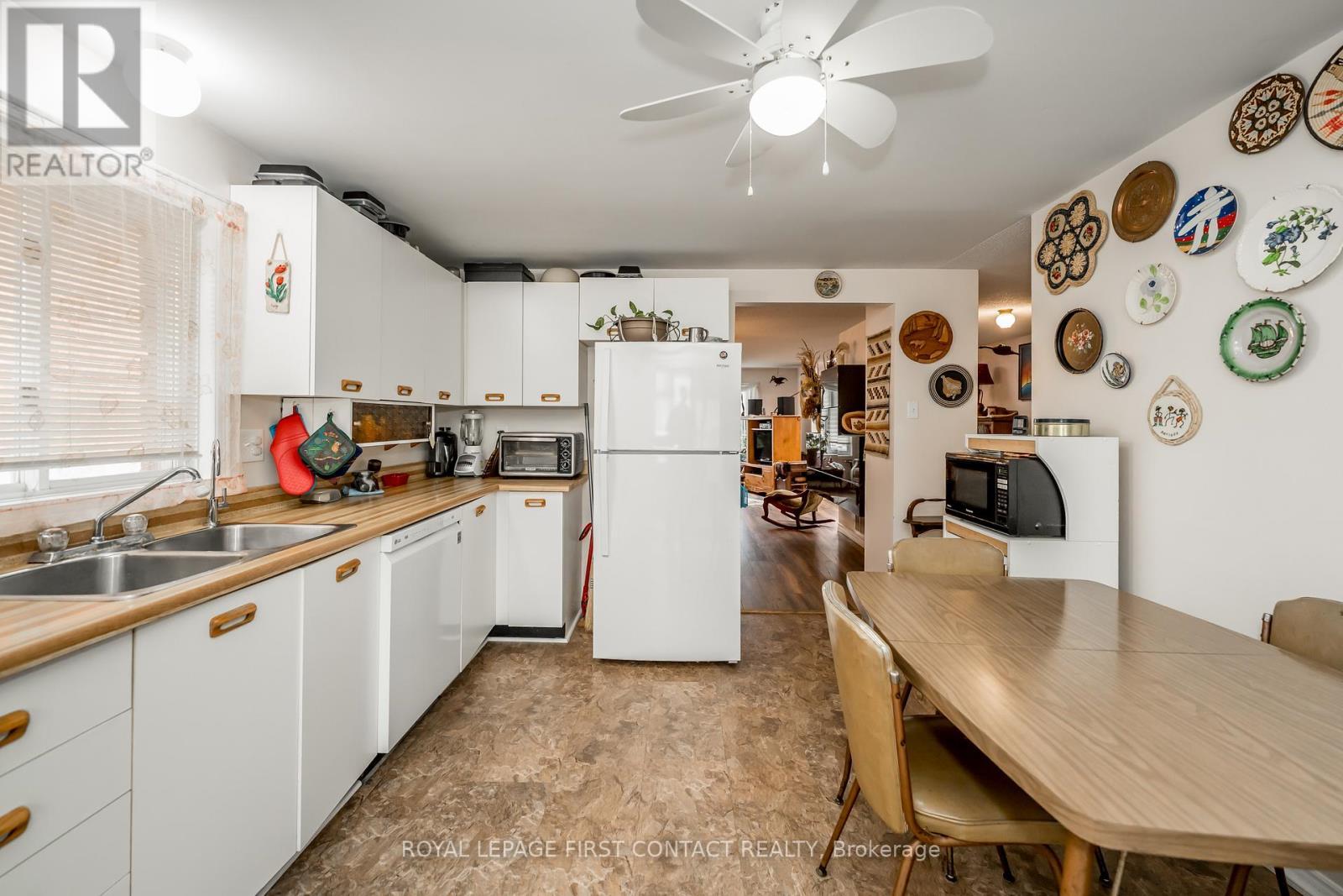 












91 IRWIN DRIVE

,
Barrie,




Ontario
L4N7A9


