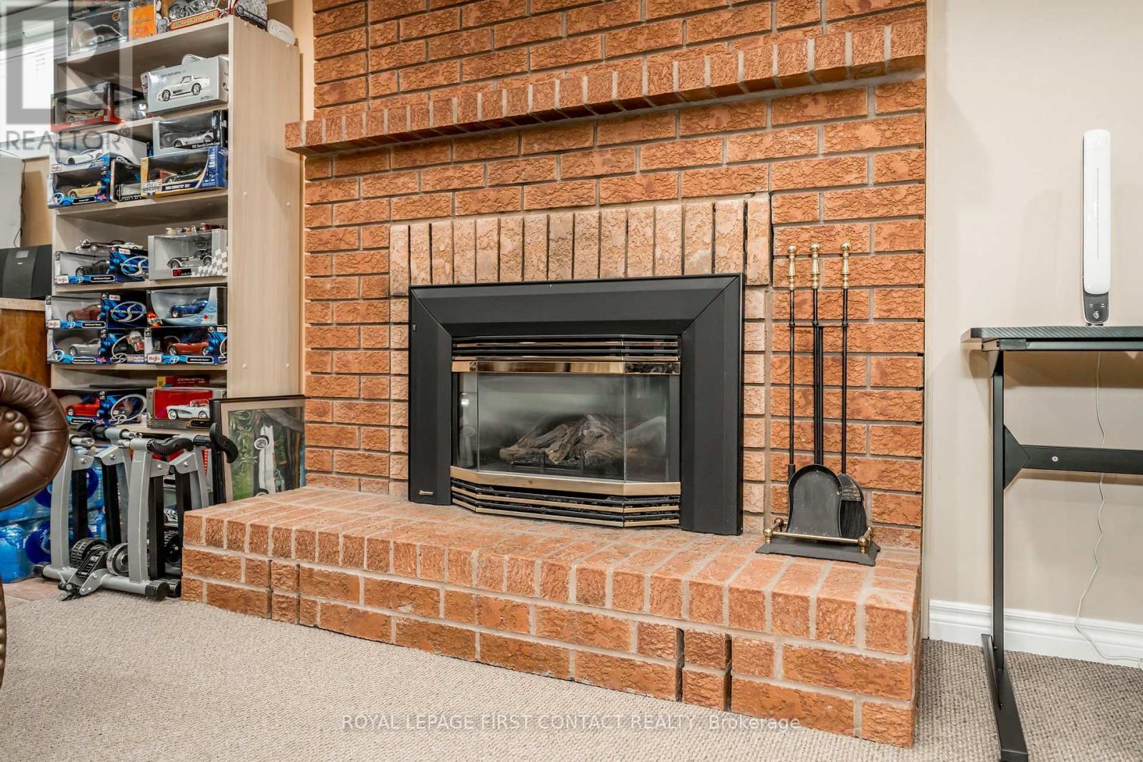 












91 IRWIN DRIVE

,
Barrie,




Ontario
L4N7A9

