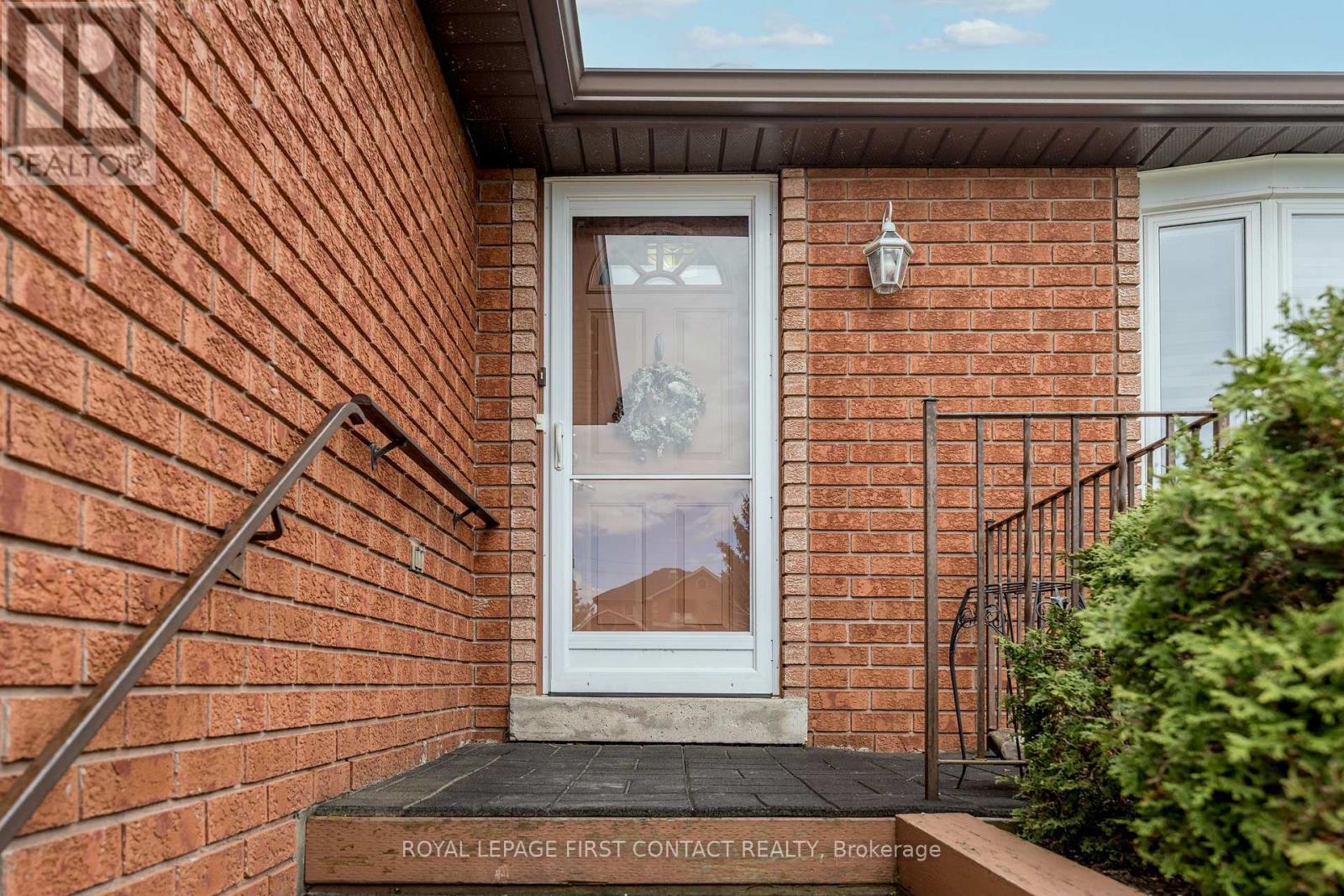 












91 IRWIN DRIVE

,
Barrie,




Ontario
L4N7A9

