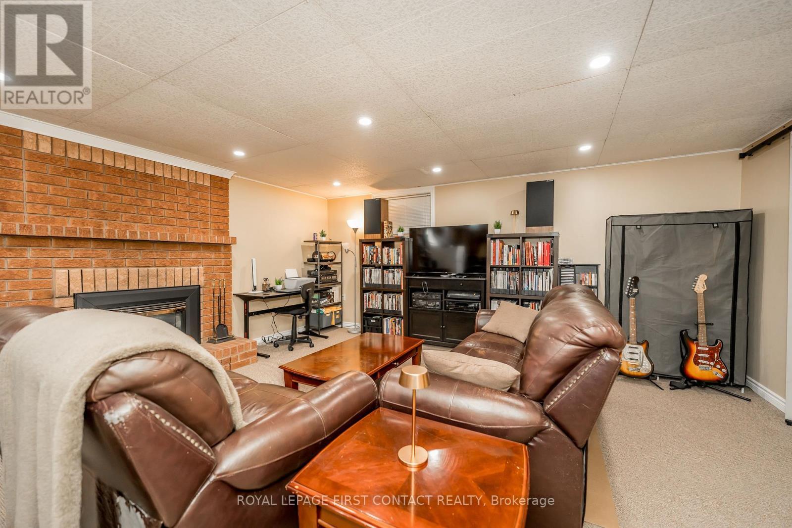 












91 IRWIN DRIVE

,
Barrie,




Ontario
L4N7A9

