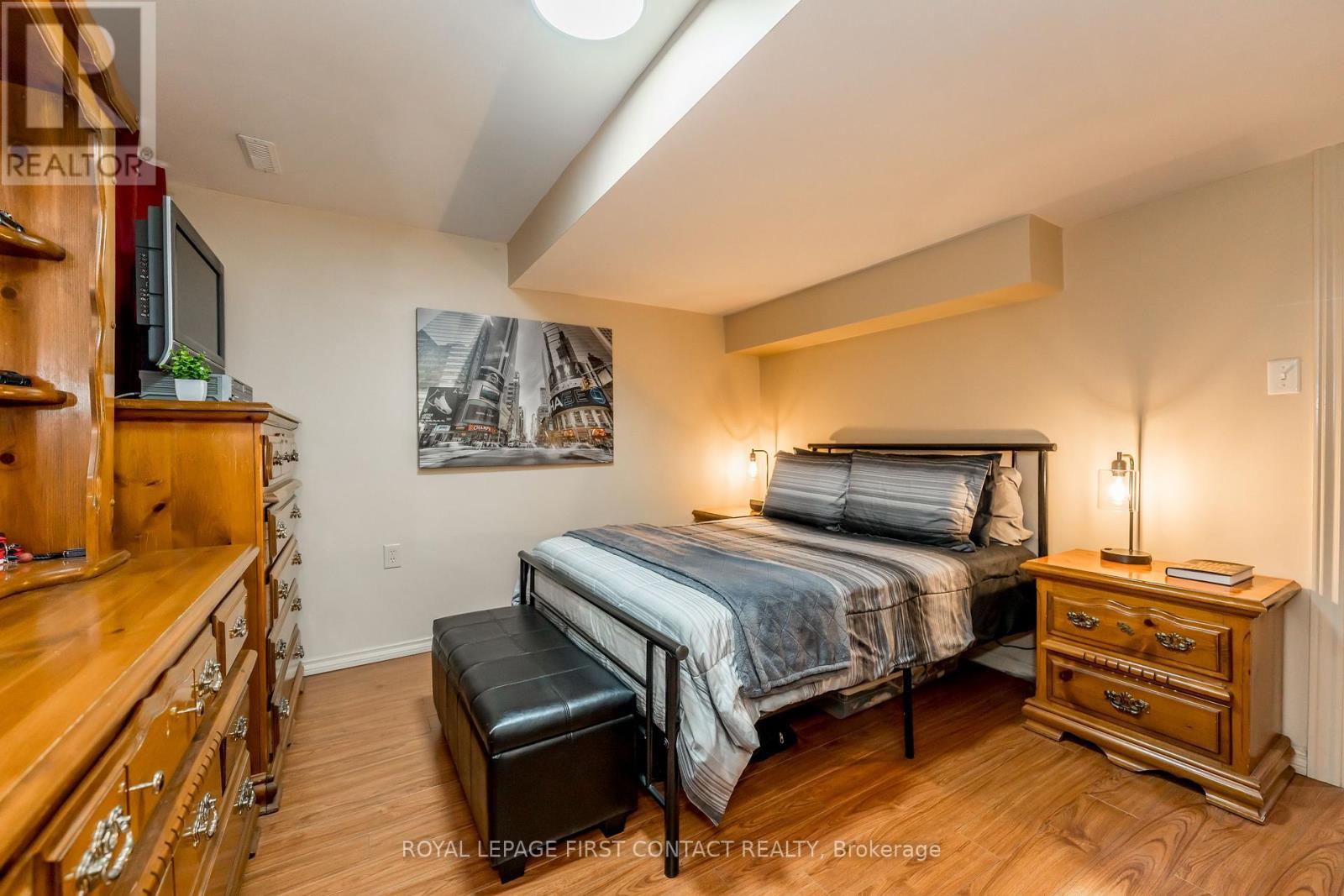 












91 IRWIN DRIVE

,
Barrie,




Ontario
L4N7A9

