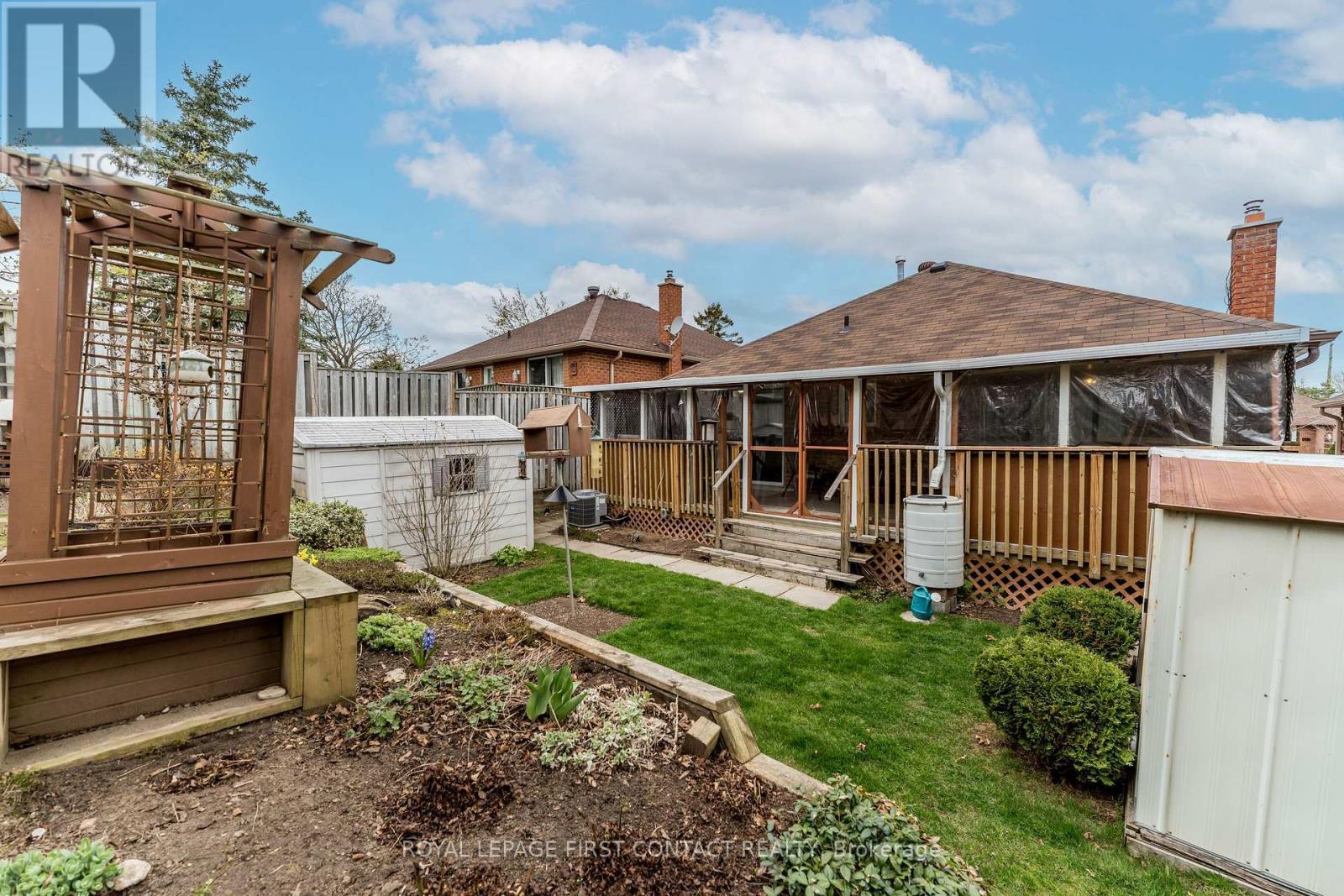 












91 IRWIN DRIVE

,
Barrie,




Ontario
L4N7A9

