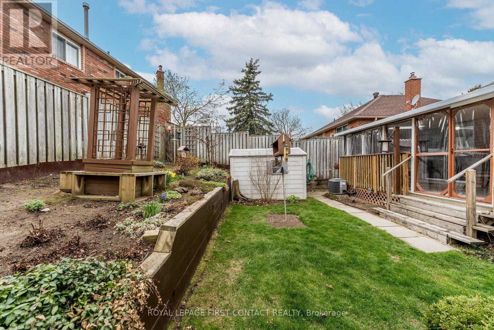 












91 IRWIN DRIVE

,
Barrie,




Ontario
L4N7A9

