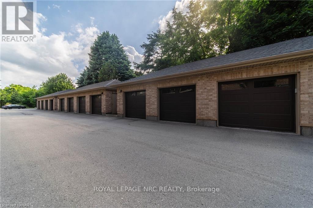 












102 - 4644 PETTIT AVENUE

,
Niagara Falls (Morrison),




Ontario
L2E6L4

