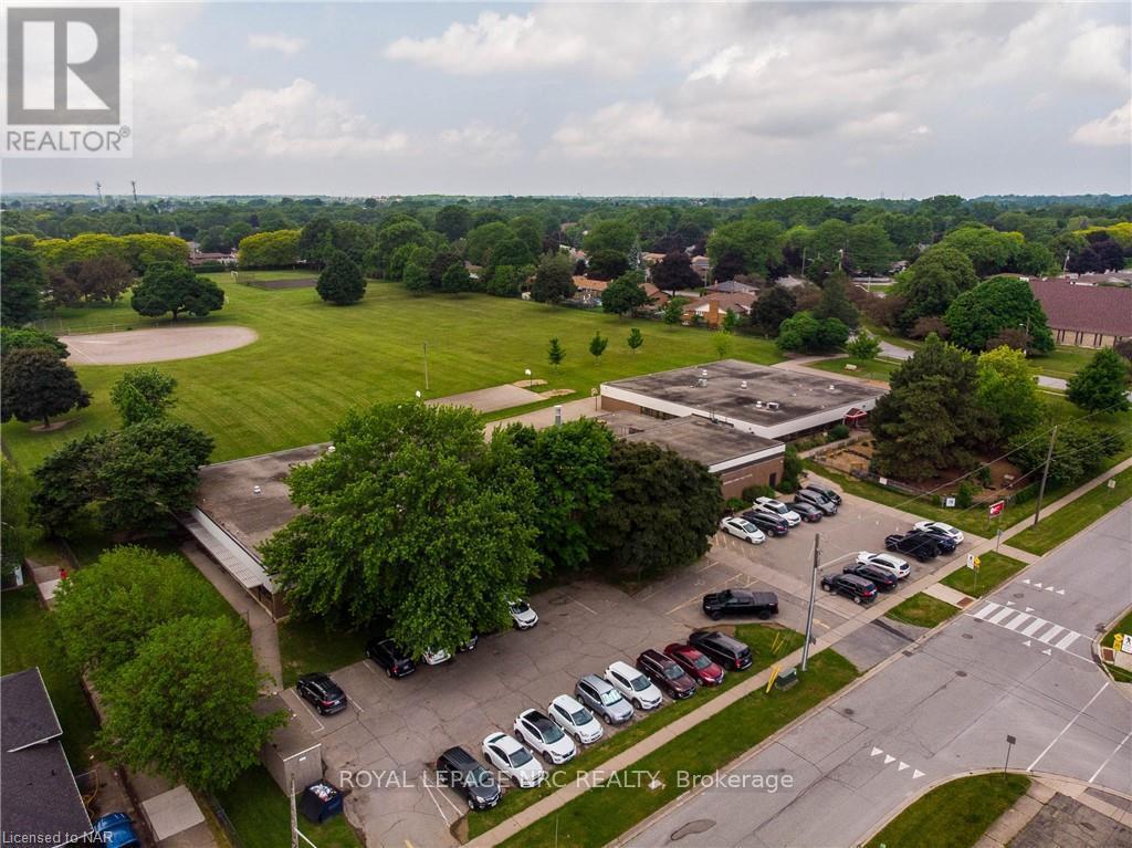 












102 - 4644 PETTIT AVENUE

,
Niagara Falls (Morrison),




Ontario
L2E6L4

