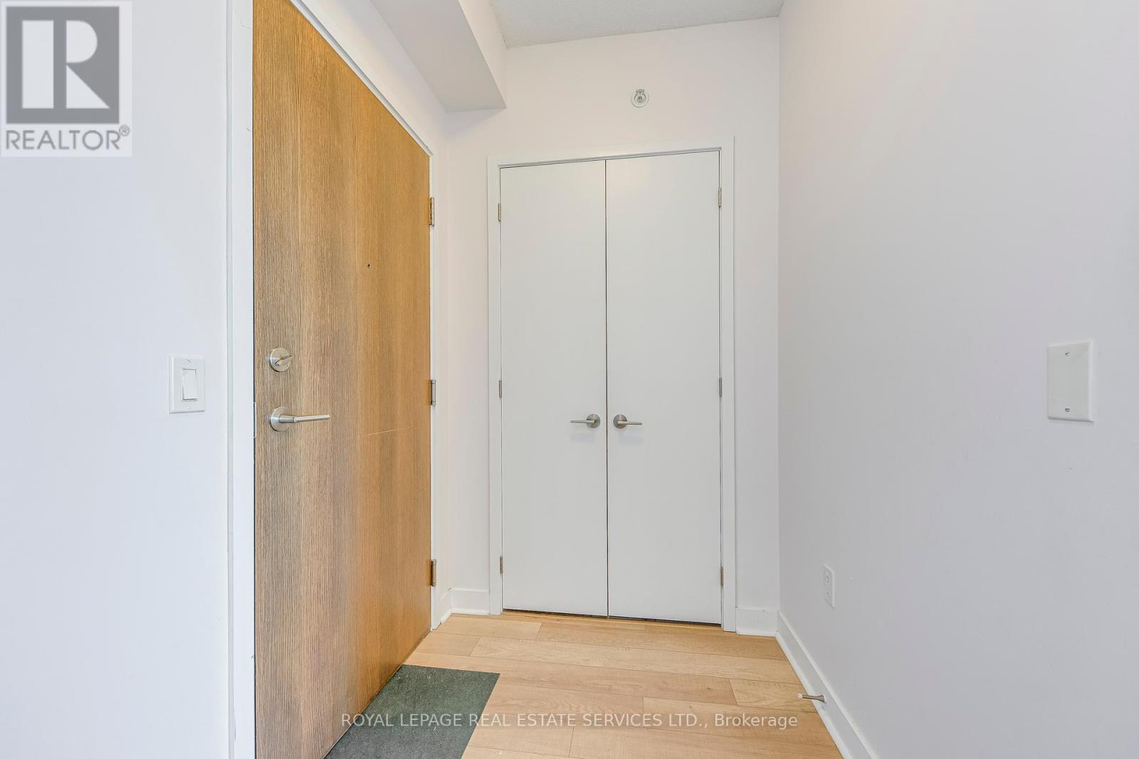 












910 - 3975 GRAND PARK DRIVE

,
Mississauga,




Ontario
L5B4M6

