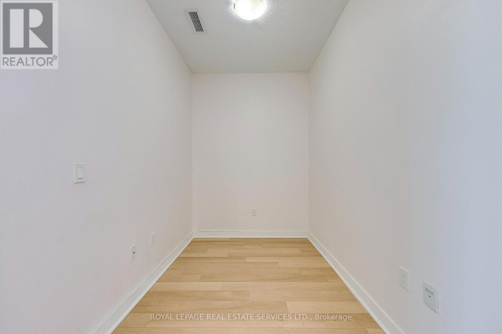 












910 - 3975 GRAND PARK DRIVE

,
Mississauga,




Ontario
L5B4M6

