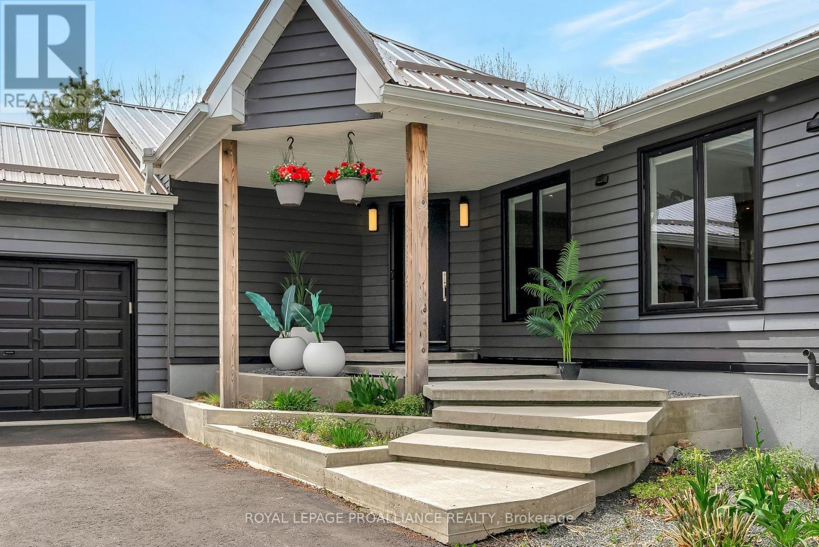 












135 HISCOCK SHORES ROAD

,
Prince Edward County (Ameliasburg Ward),




Ontario
K0K1L0

