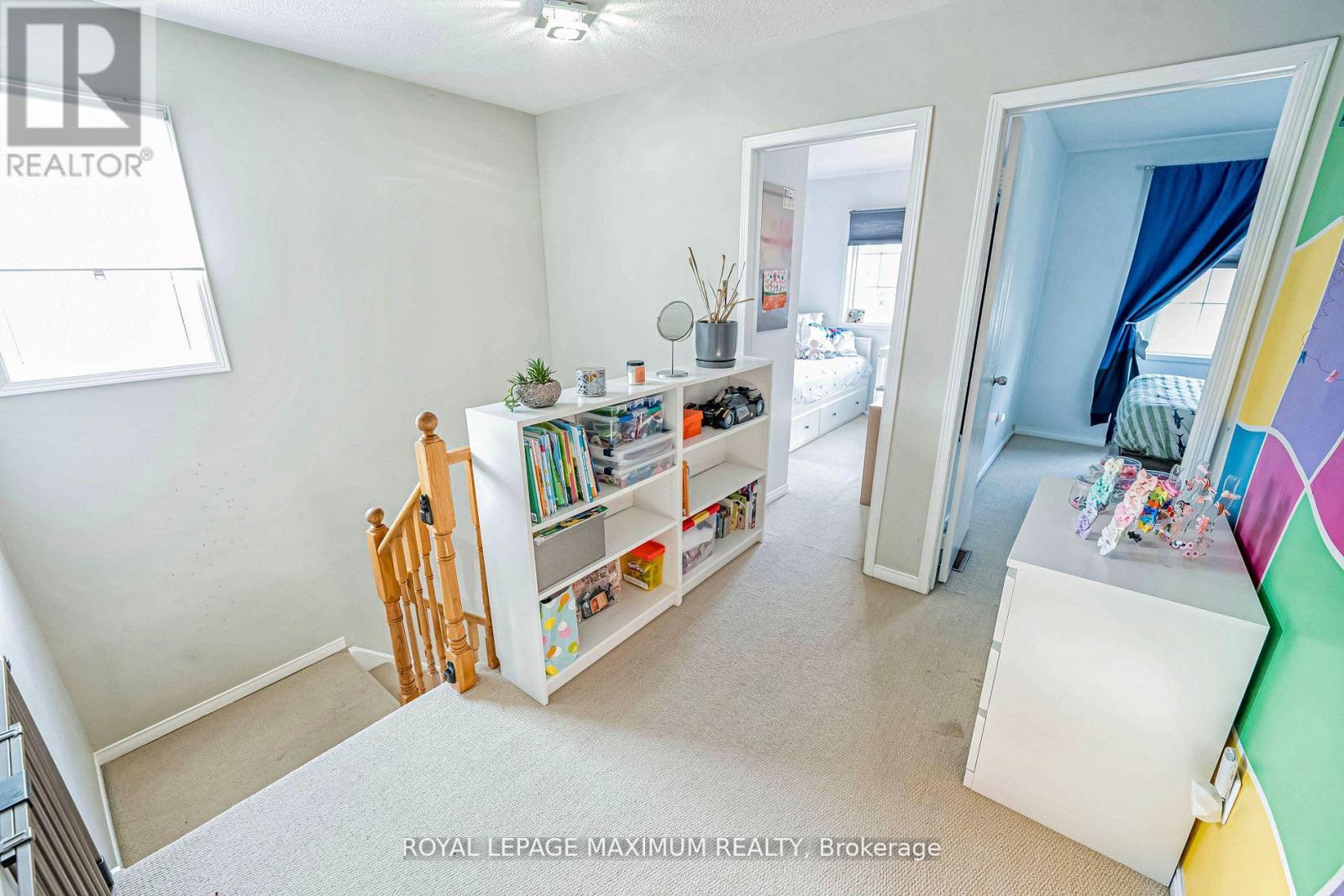 












21 PIONEER AVENUE

,
Toronto,




Ontario
M6M5H8

