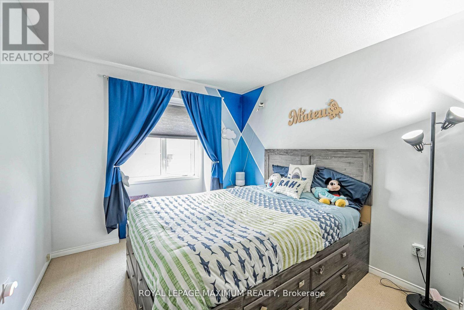 












21 PIONEER AVENUE

,
Toronto,




Ontario
M6M5H8

