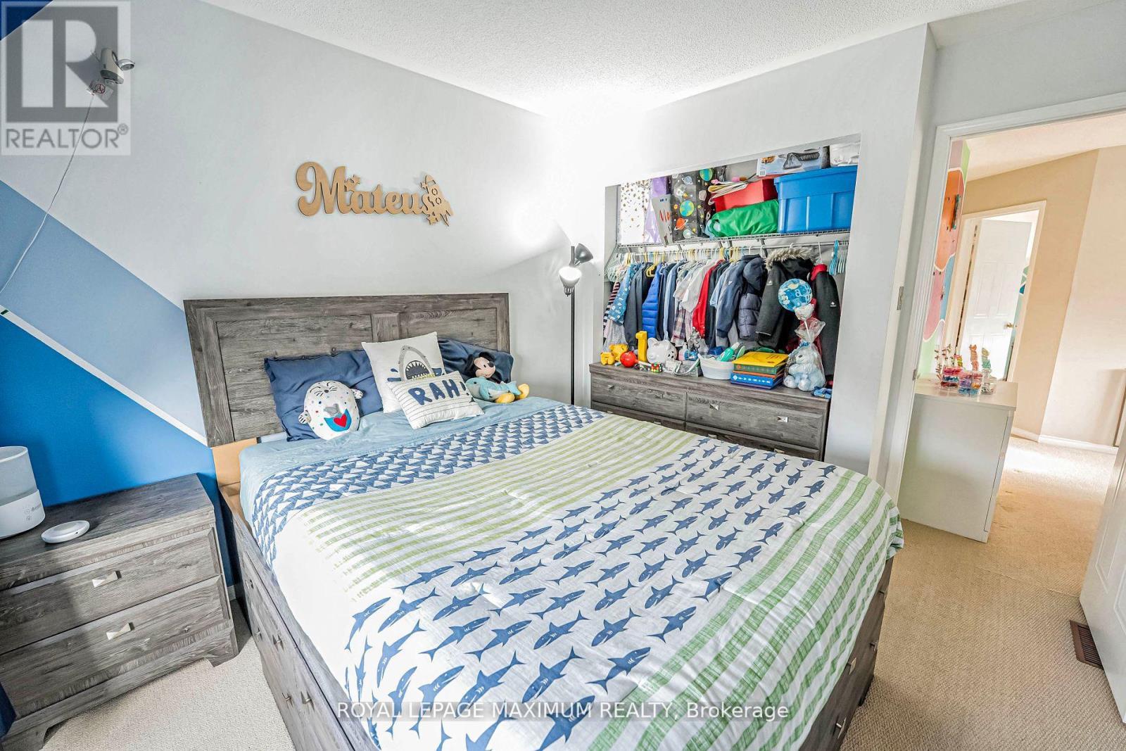 












21 PIONEER AVENUE

,
Toronto,




Ontario
M6M5H8

