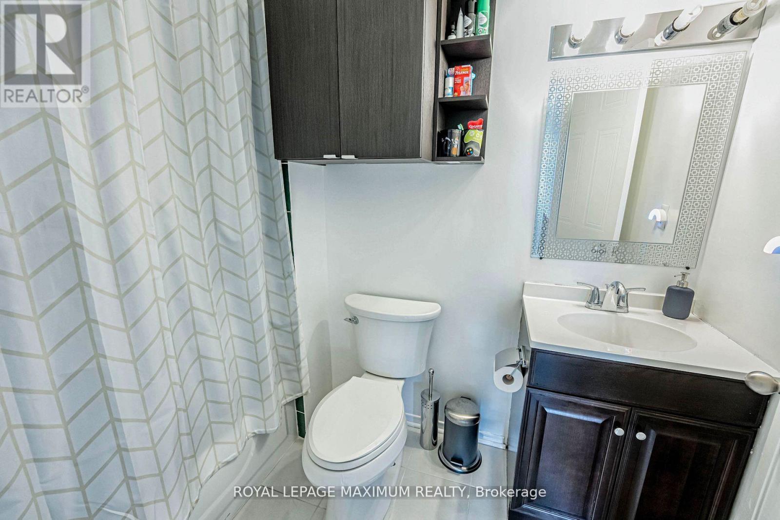 












21 PIONEER AVENUE

,
Toronto,




Ontario
M6M5H8

