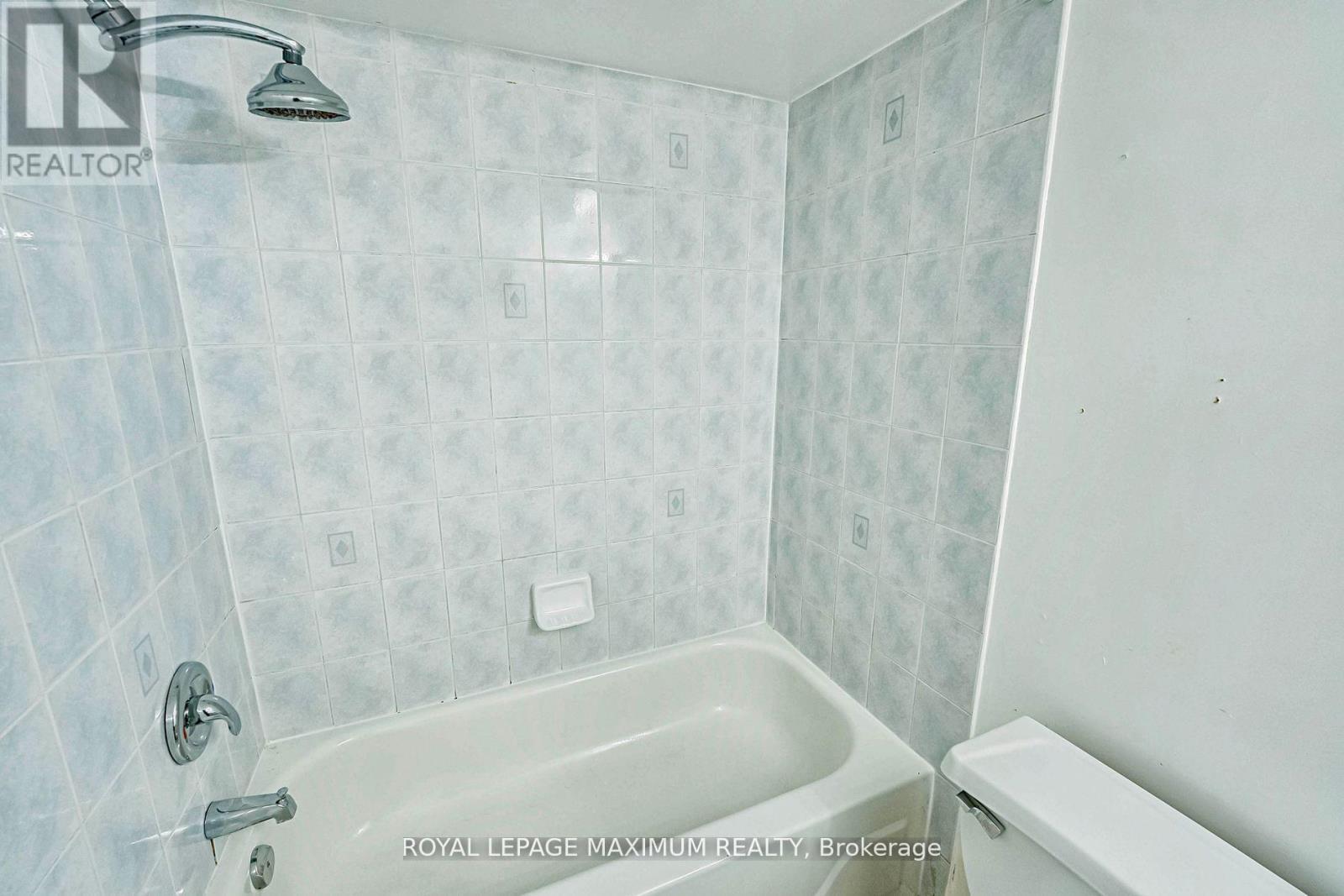 












21 PIONEER AVENUE

,
Toronto,




Ontario
M6M5H8

