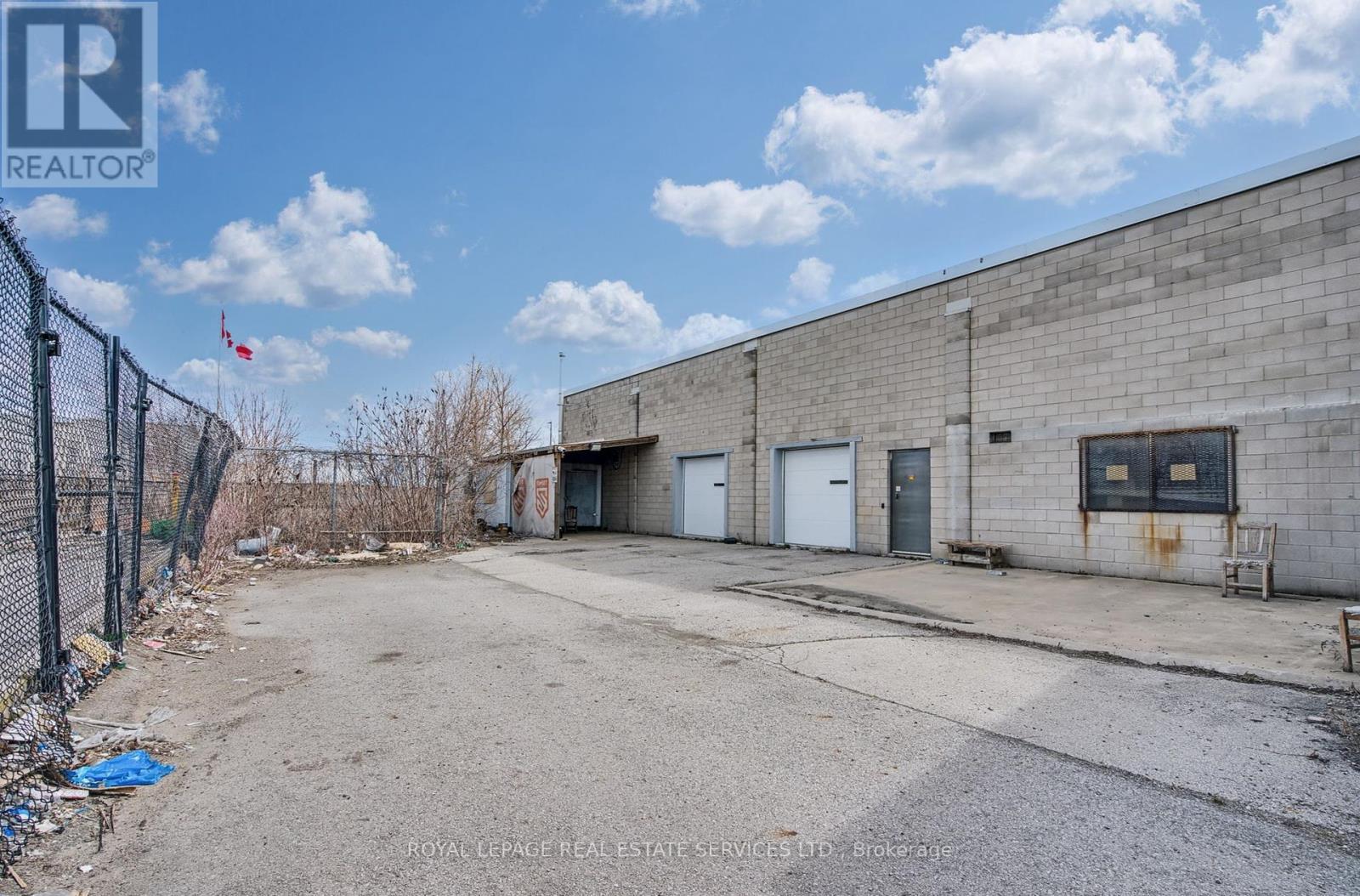 












5 - 65 CASCADE STREET

,
Hamilton,




Ontario
L8E3B7

