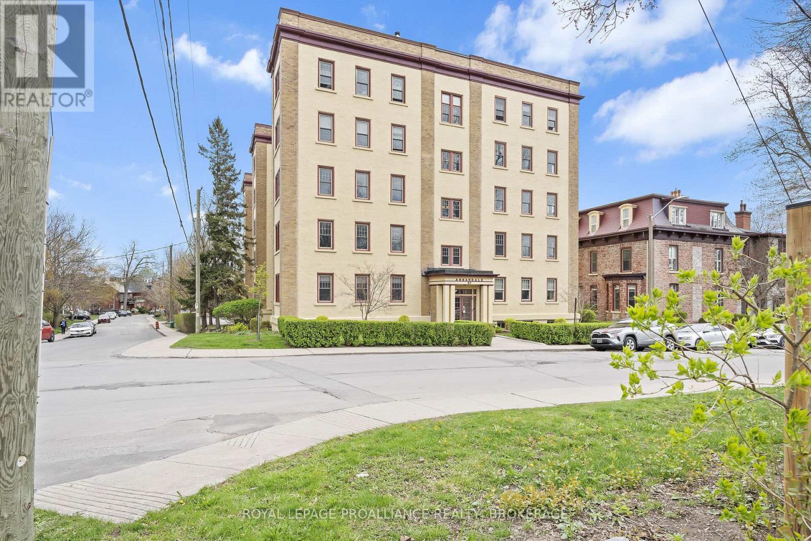 












20 - 67 SYDENHAM STREET

,
Kingston (Central City East),




Ontario
K7L3H2

