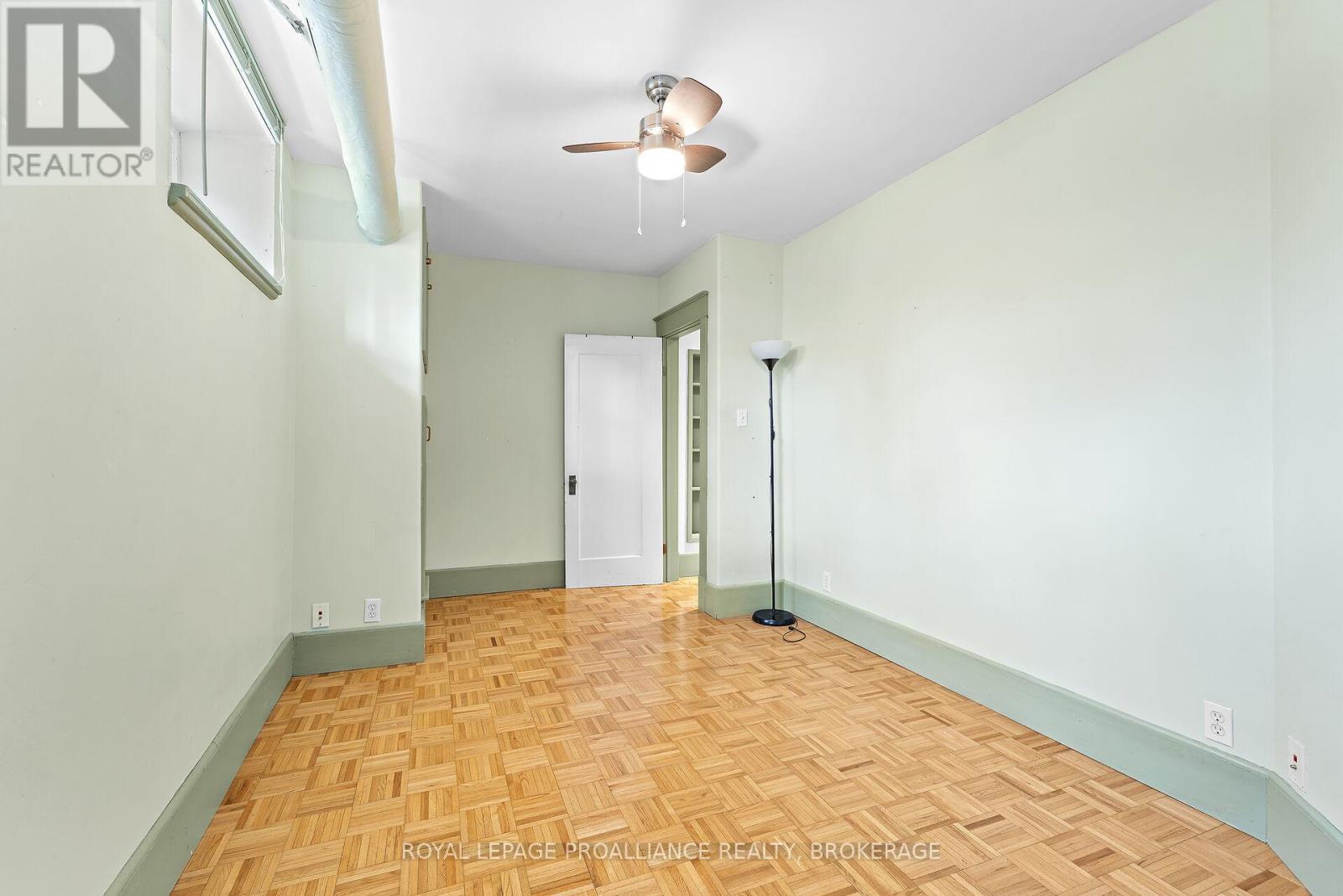 












20 - 67 SYDENHAM STREET

,
Kingston (Central City East),




Ontario
K7L3H2

