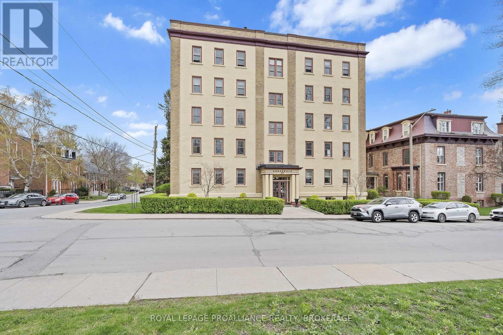 












20 - 67 SYDENHAM STREET

,
Kingston (Central City East),




Ontario
K7L3H2


