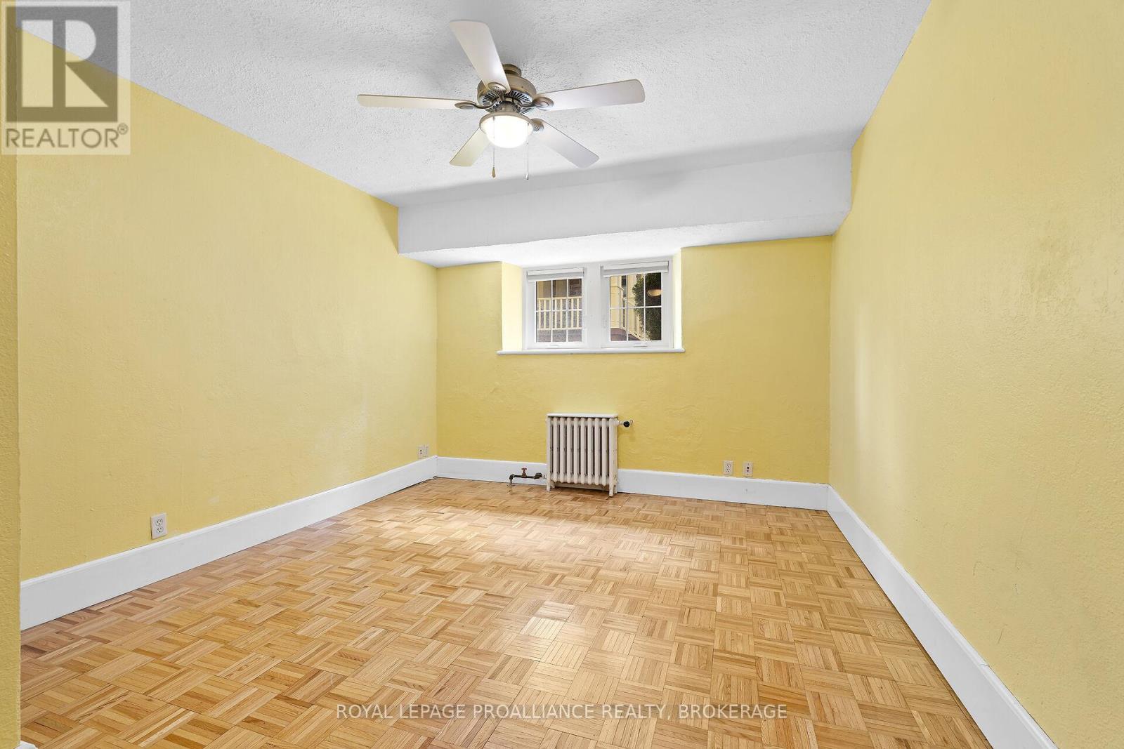 












20 - 67 SYDENHAM STREET

,
Kingston (Central City East),




Ontario
K7L3H2

