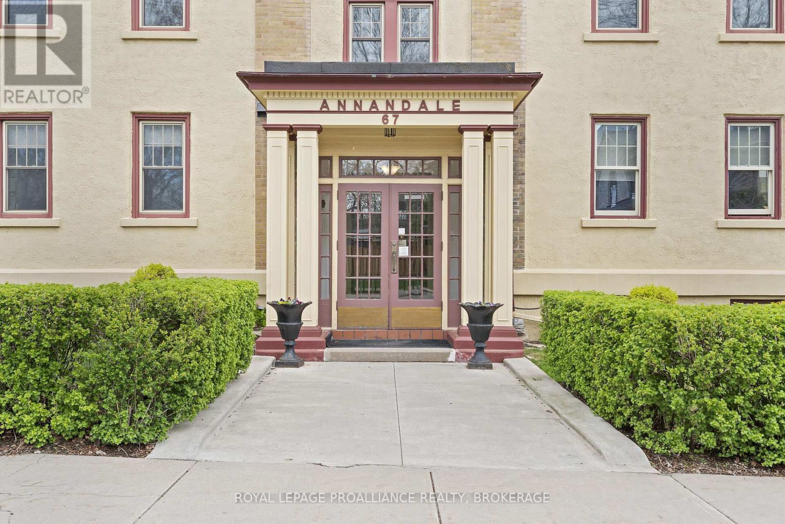 












20 - 67 SYDENHAM STREET

,
Kingston (Central City East),




Ontario
K7L3H2


