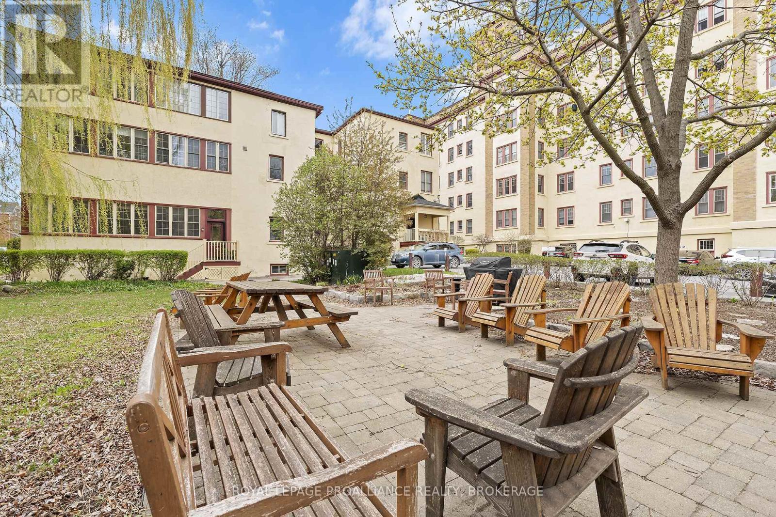 












20 - 67 SYDENHAM STREET

,
Kingston (Central City East),




Ontario
K7L3H2

