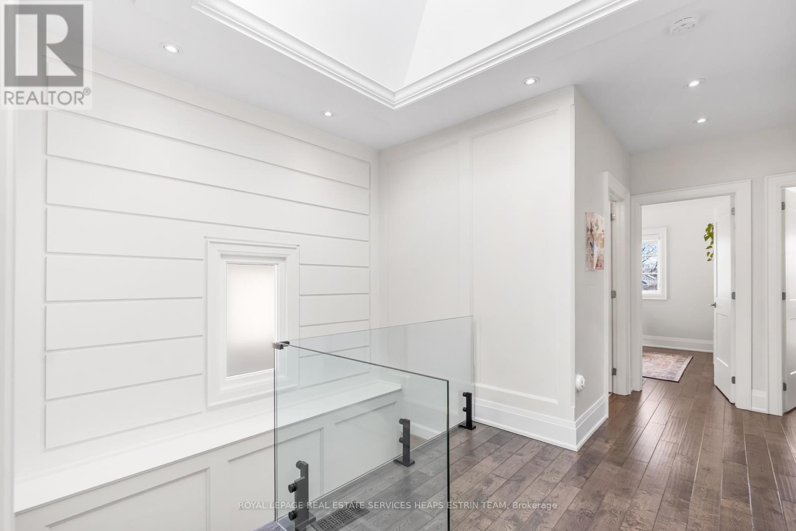 












56 ST HUBERT AVENUE

,
Toronto,




Ontario
M4J3Z3

