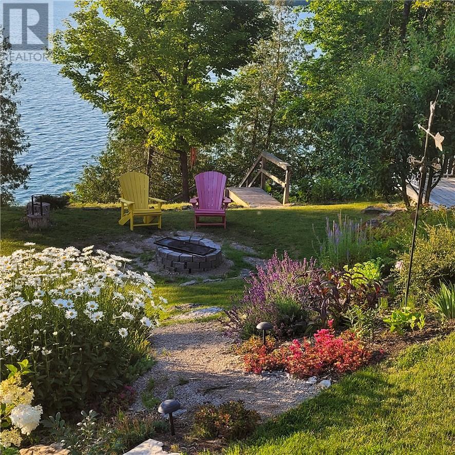 












134 Zullich Drive

,
Kagawong, Manitoulin Island,




Ontario
P0P1J0

