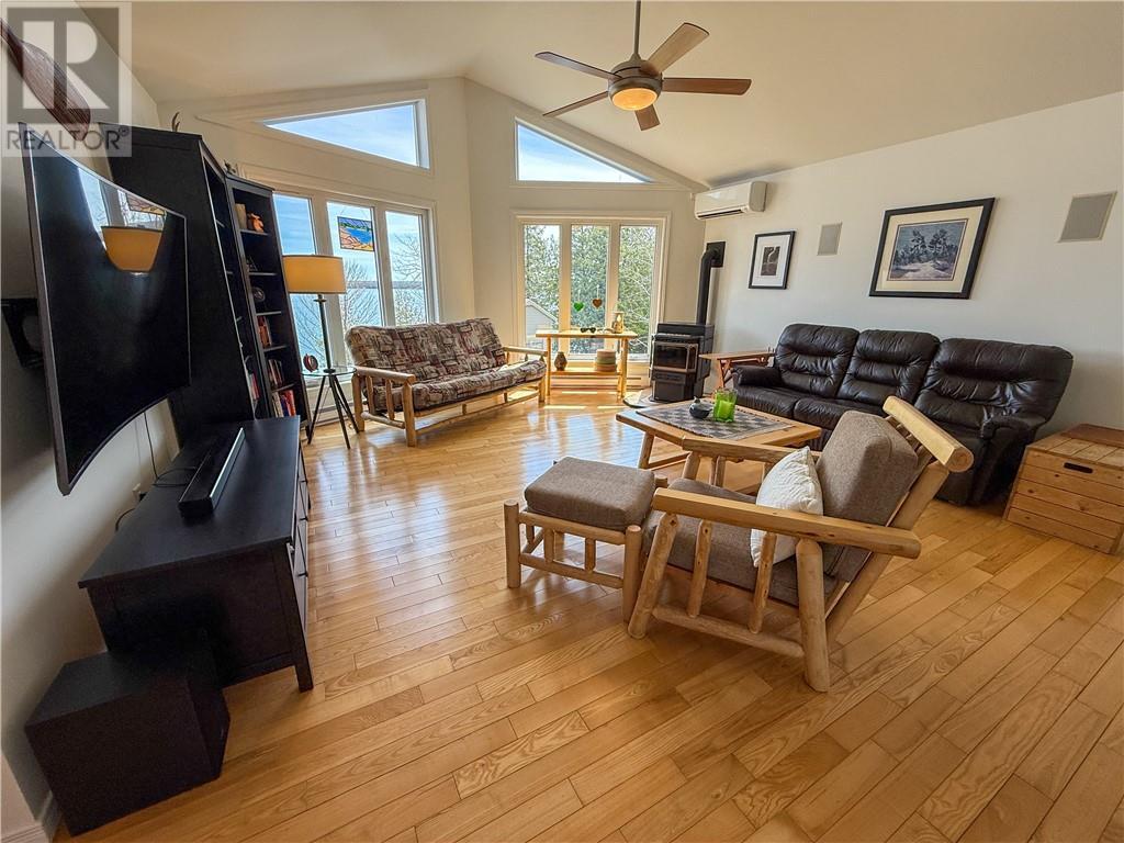 












134 Zullich Drive

,
Kagawong, Manitoulin Island,




Ontario
P0P1J0

