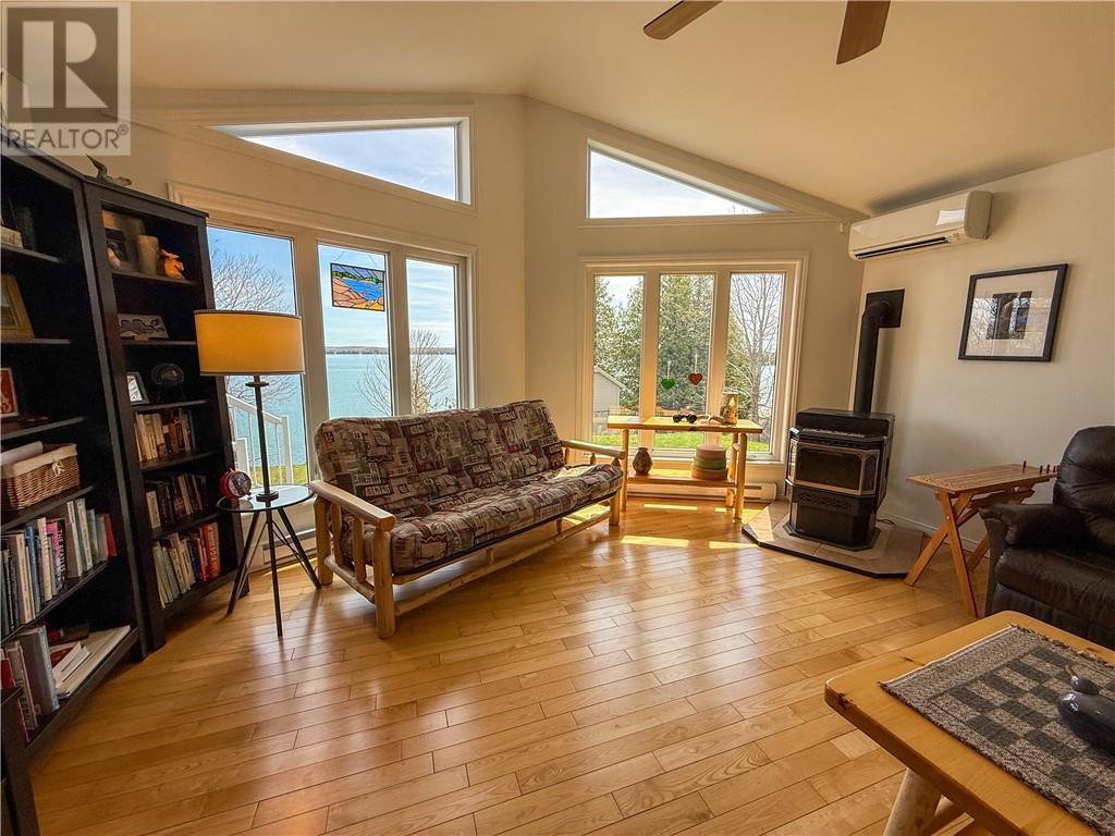 












134 Zullich Drive

,
Kagawong, Manitoulin Island,




Ontario
P0P1J0

