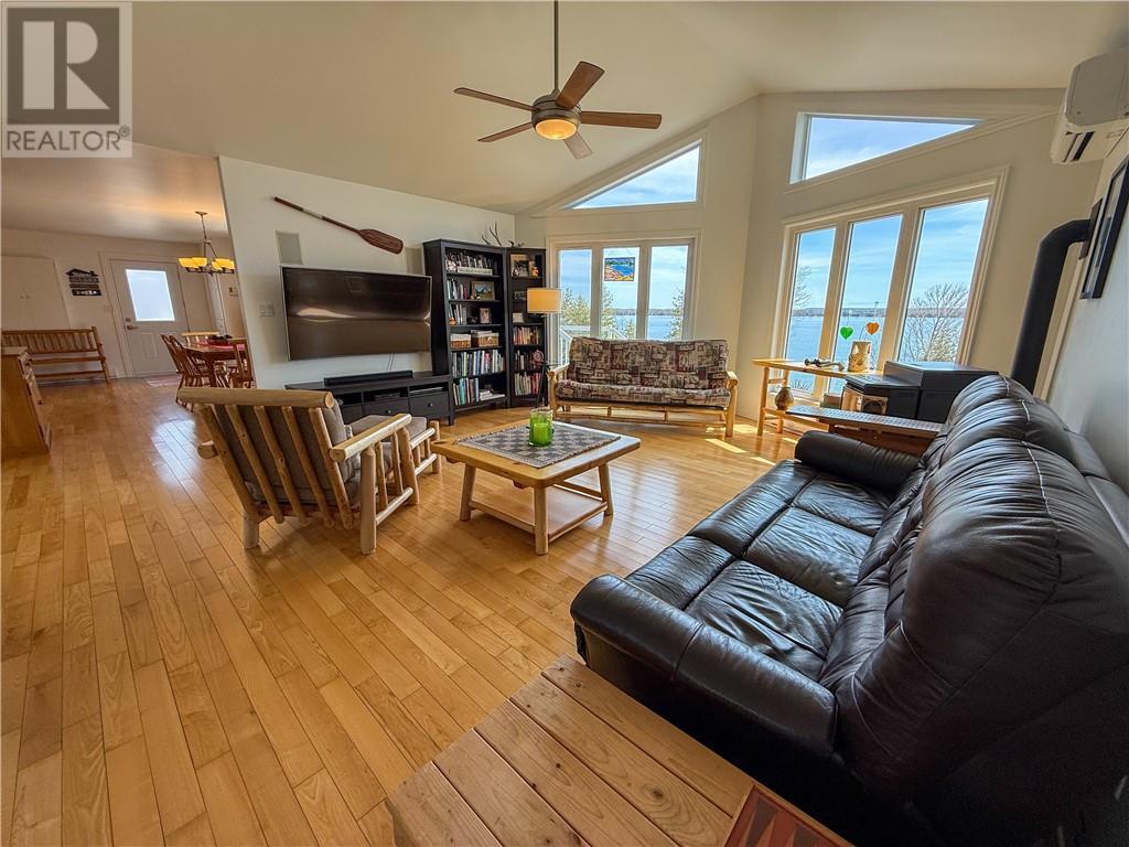 












134 Zullich Drive

,
Kagawong, Manitoulin Island,




Ontario
P0P1J0

