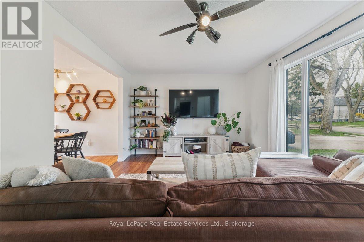 












160 HOME STREET

,
Stratford,




Ontario
N5A2A1

