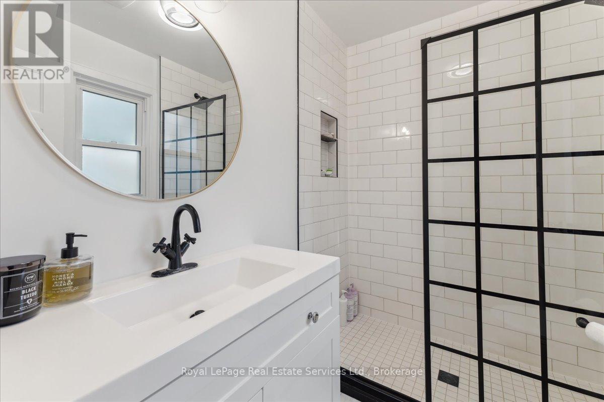 












160 HOME STREET

,
Stratford,




Ontario
N5A2A1


