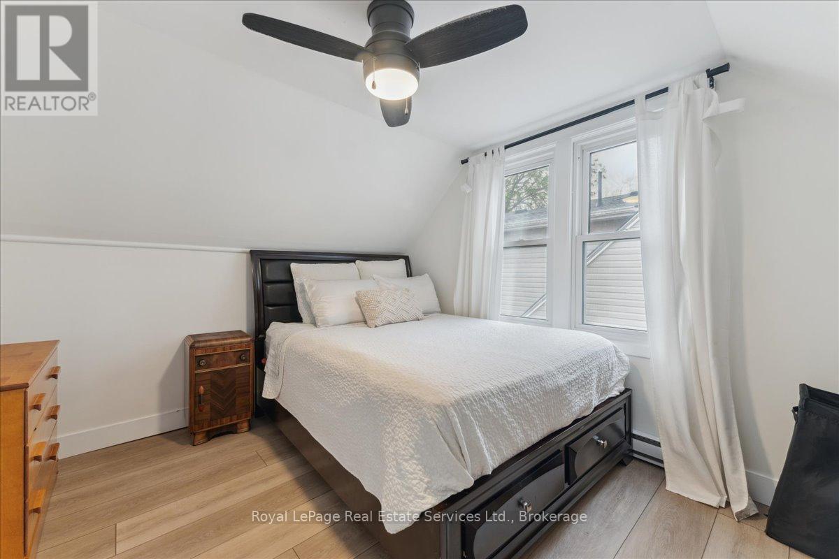 












160 HOME STREET

,
Stratford,




Ontario
N5A2A1

