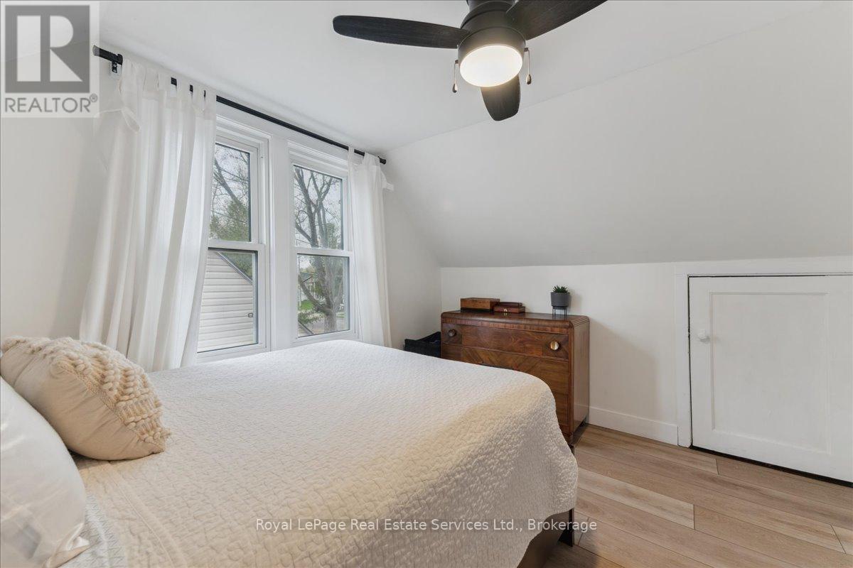 












160 HOME STREET

,
Stratford,




Ontario
N5A2A1

