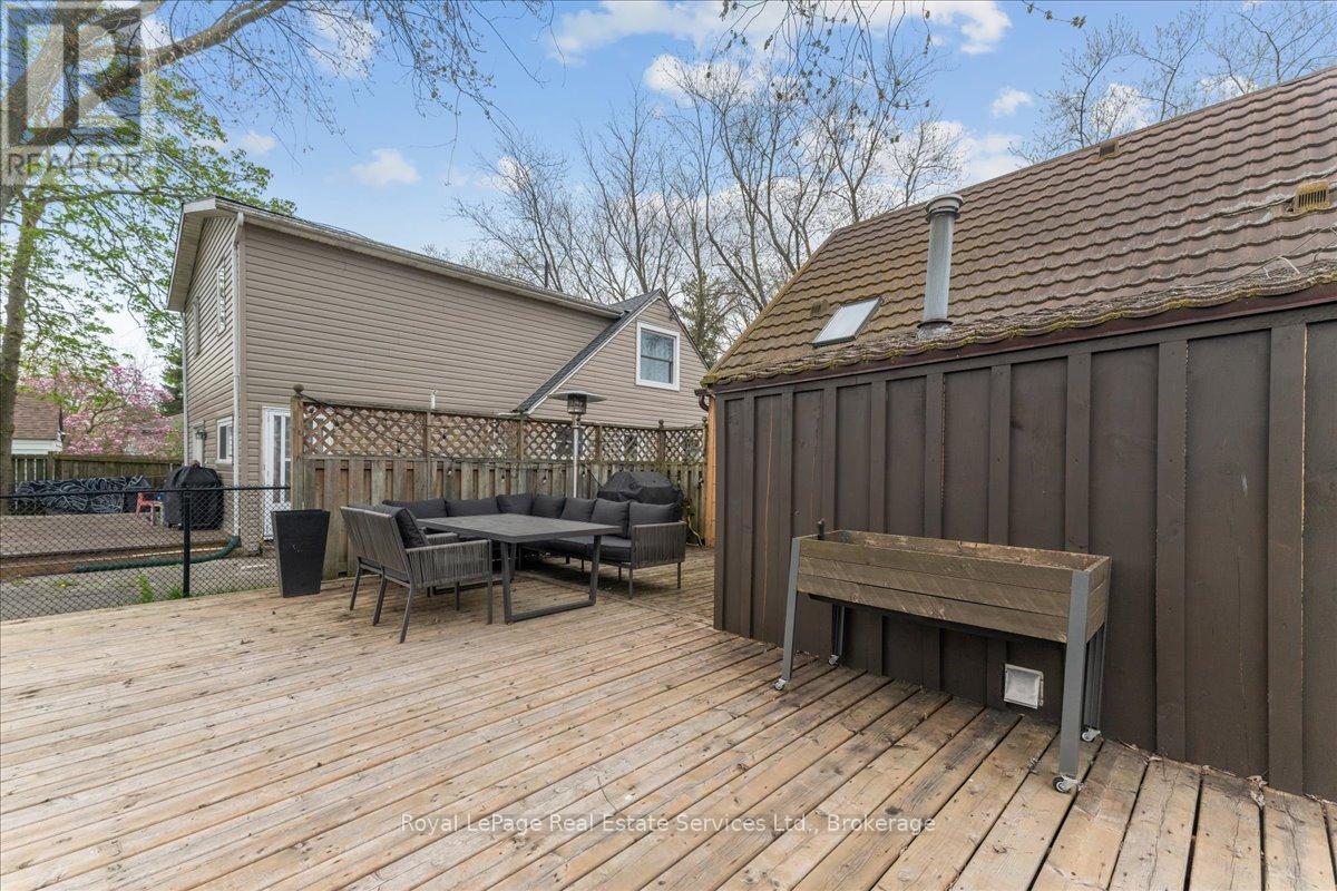 












160 HOME STREET

,
Stratford,




Ontario
N5A2A1

