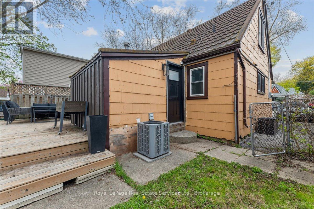 












160 HOME STREET

,
Stratford,




Ontario
N5A2A1

