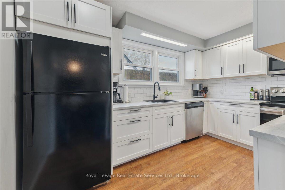












160 HOME STREET

,
Stratford,




Ontario
N5A2A1

