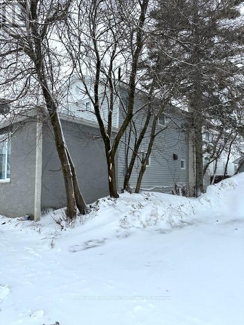 












161 MOUNTJOY STREET S

,
Timmins (TS - SW),




Ontario
P4N1T2

