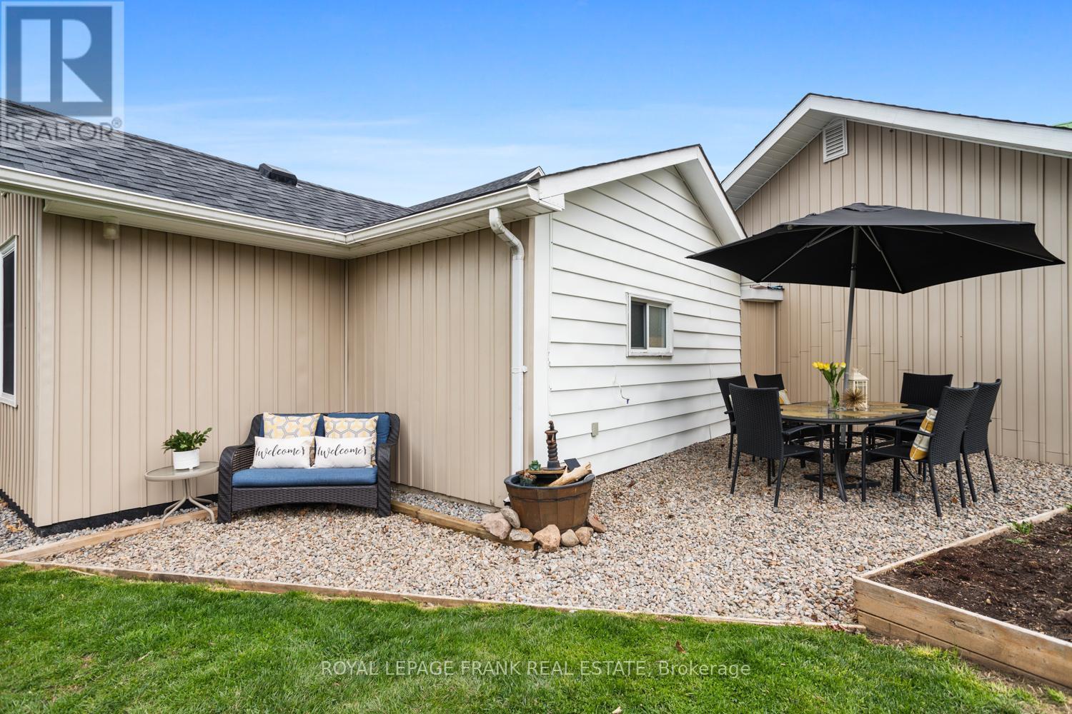












2035 NEWTONVILLE ROAD

,
Clarington,




Ontario
L0A1J0

