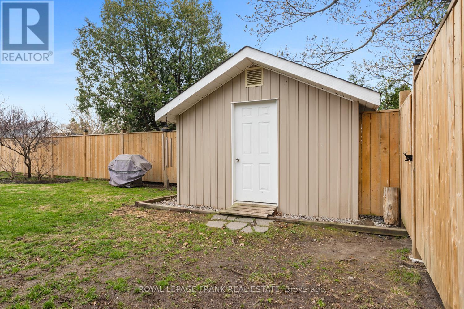 












2035 NEWTONVILLE ROAD

,
Clarington,




Ontario
L0A1J0


