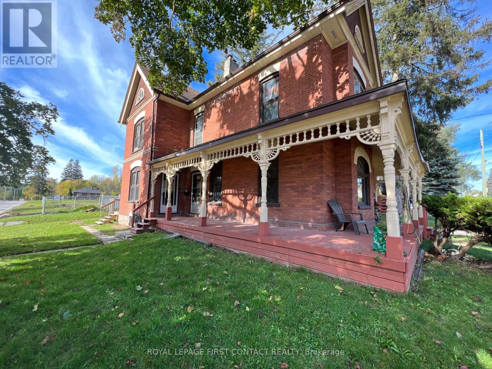 












228 BAYFIELD STREET

,
Barrie,




Ontario
L4M3B7


